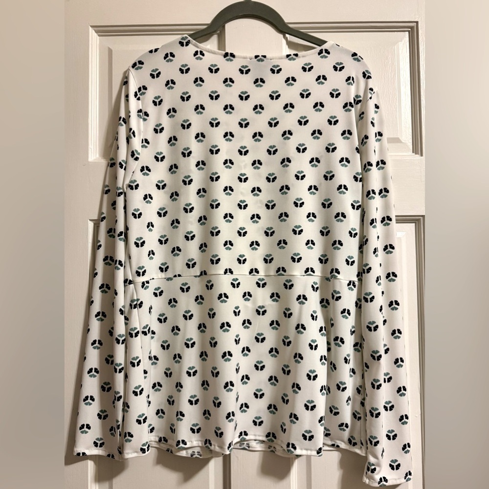 EUC Ann Taylor Factory Peplum Top (L) - Picture 2 of 8